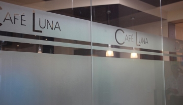 700x450-crop-90-cafe_luna_6.jpg