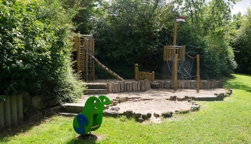 700x450-crop-90-spielplatz_im_schwimmbad.jpg