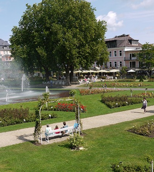 700x450-crop-90-springbrunnen_sommer.jpg