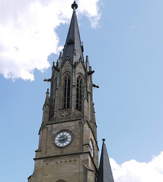 700x450-crop-90-turm_der_herz-jesu-kirche.jpg