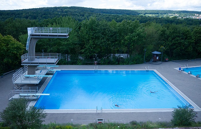 Terrassenschwimmbad