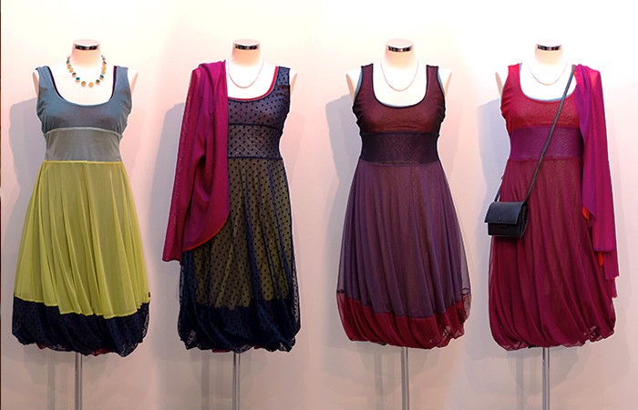Wendekleidung - ein Kleid, 4 Outfits