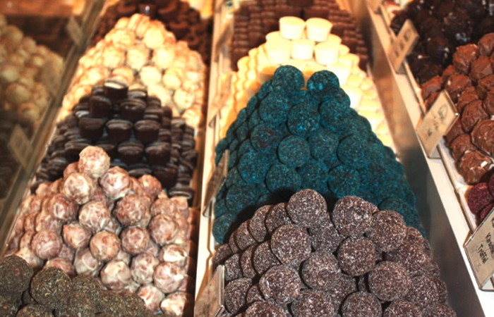 Pralinen und Trüffel aus eigener Herstellung